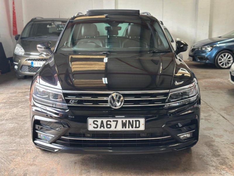 View VOLKSWAGEN TIGUAN 2.0 TDI R-Line DSG Euro 6 (s/s) 5dr