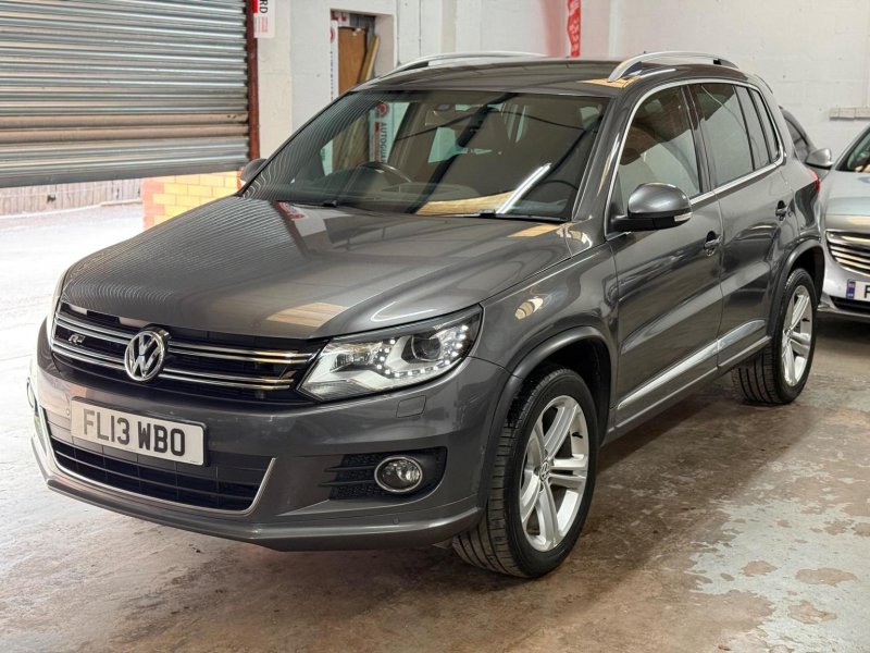 View VOLKSWAGEN TIGUAN 2.0 TDI BlueMotion Tech R-Line 4WD Euro 5 (s/s) 5dr