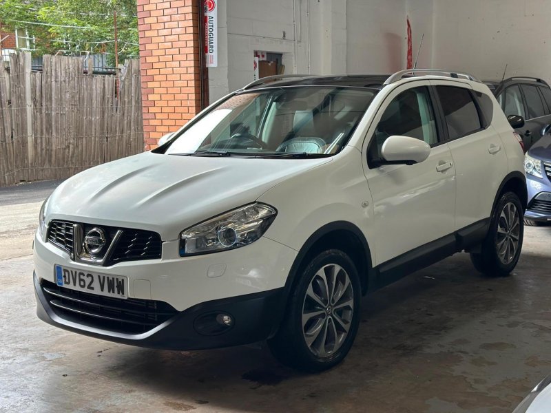 View NISSAN QASHQAI 1.6 dCi Tekna 2WD Euro 5 5dr (AVM)