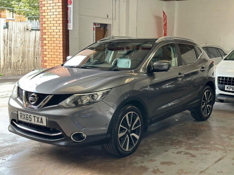 View NISSAN QASHQAI 1.5 dCi Tekna 2WD Euro 6 (s/s) 5dr