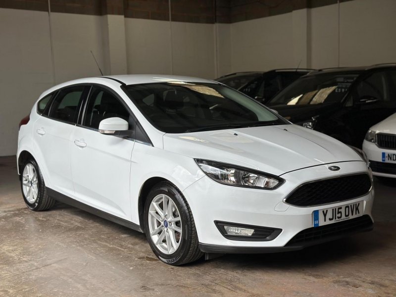 View FORD FOCUS 1.0T EcoBoost Zetec Euro 6 (s/s) 5dr