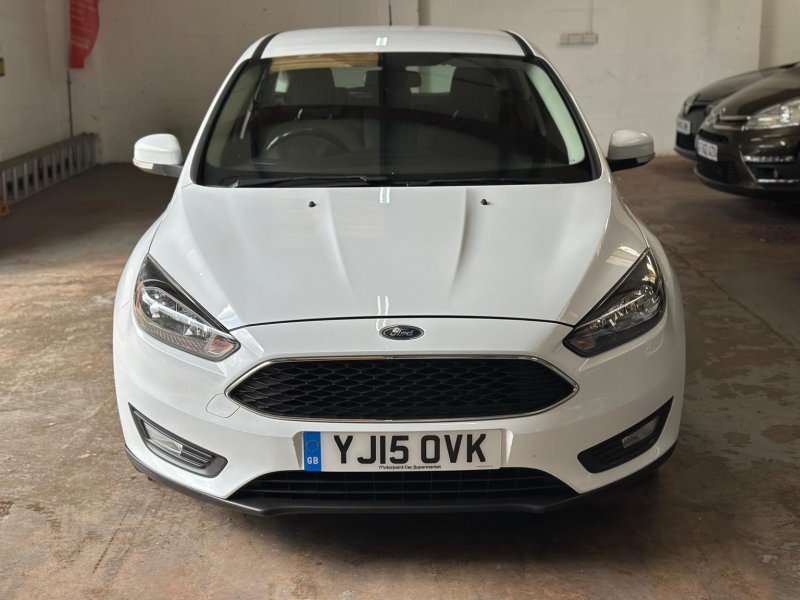 View FORD FOCUS 1.0T EcoBoost Zetec Euro 6 (s/s) 5dr