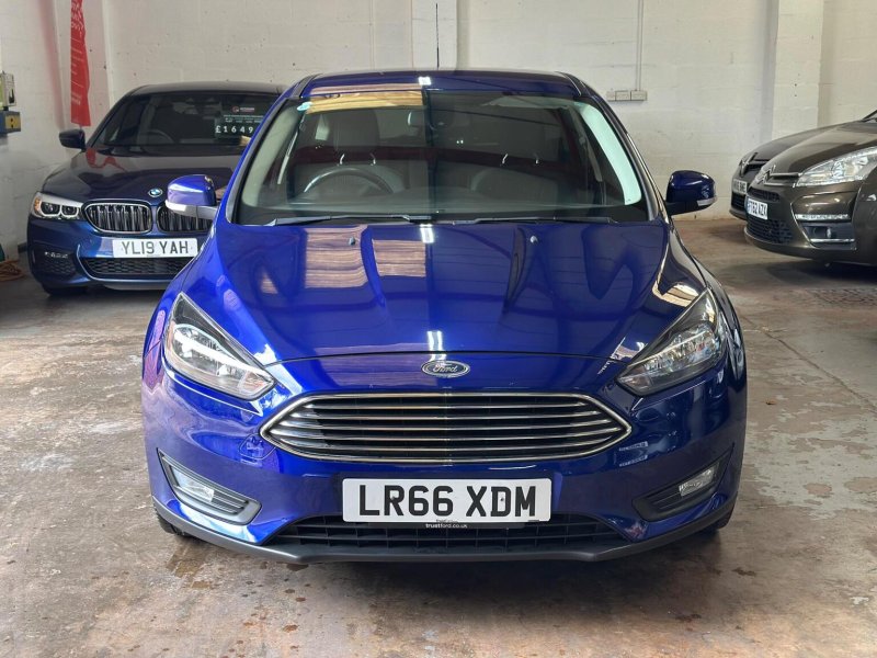 View FORD FOCUS 1.0T EcoBoost Zetec Euro 6 (s/s) 5dr